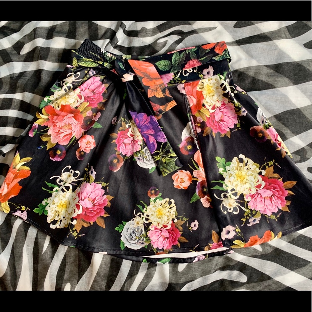 Vintage Floral Skirt 🌺